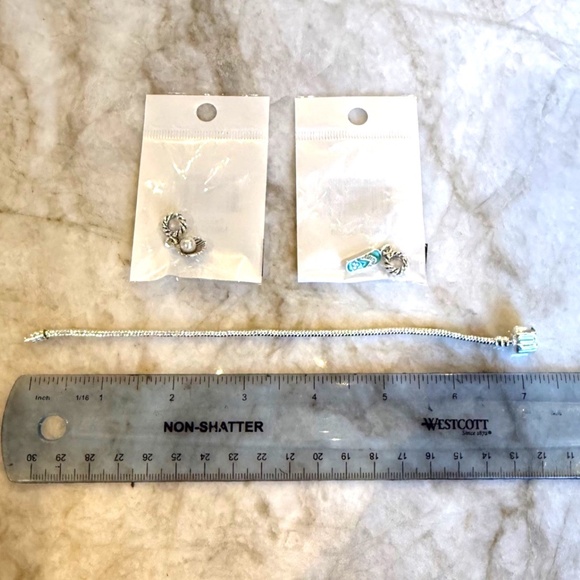 Celebrity Cruise Lines Collectible Charm Bracelet Flip Flop and Oyster Charms - Picture 11 of 15